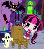 Chibi Draculaura Halloween Slacking