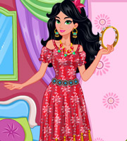Design Esmeralda's gipsy outfit